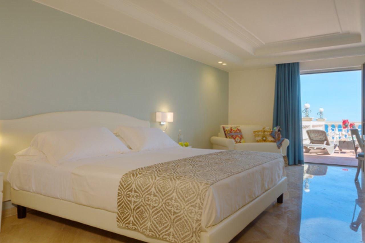 Hellenia Yachting & Hotel 4*