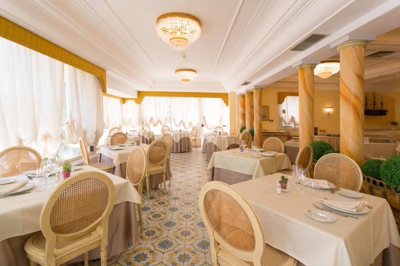 Hellenia Yachting & Hotel Giardini Naxos