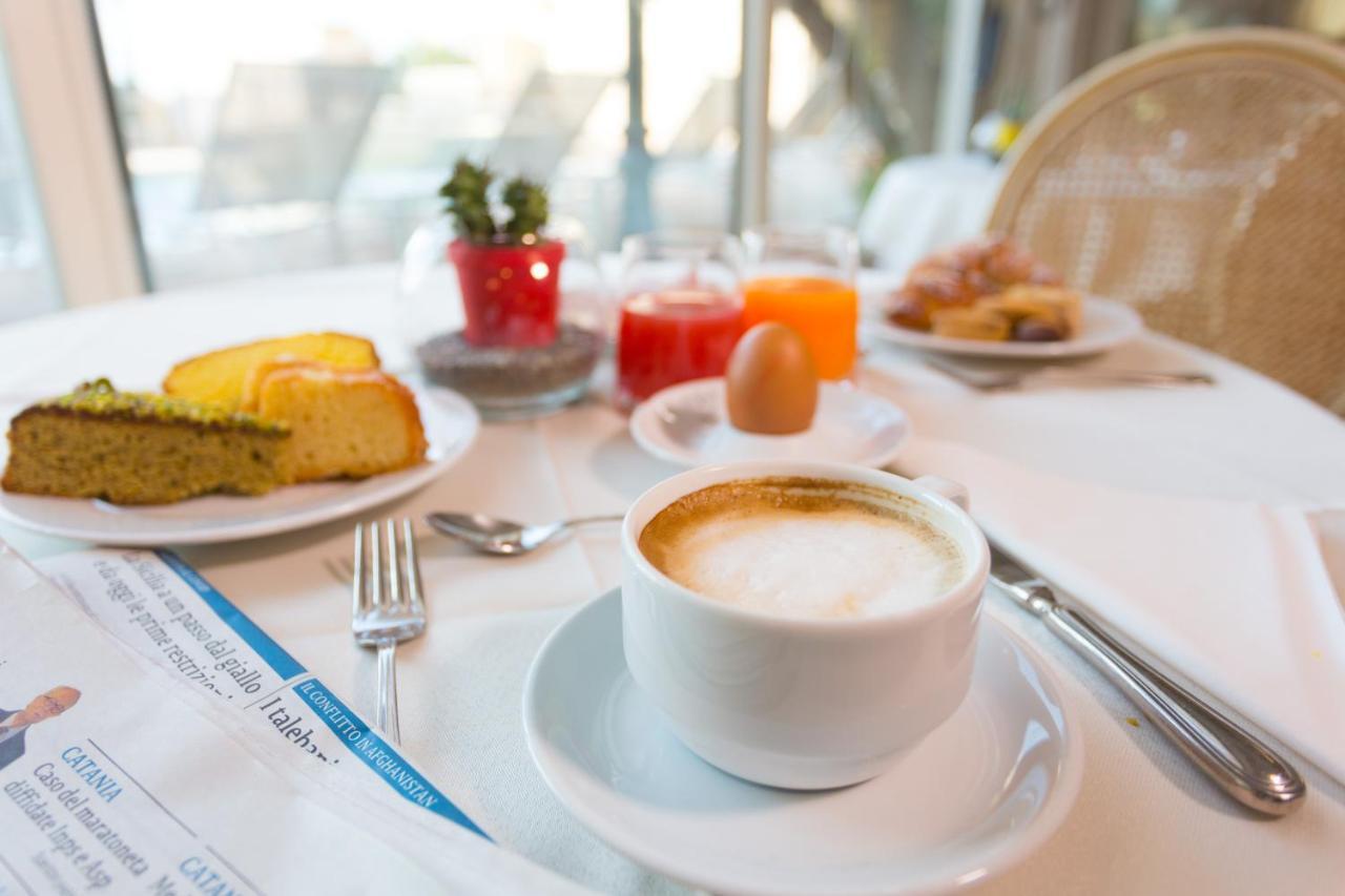 Hotel Hellenia Yachting & 4*