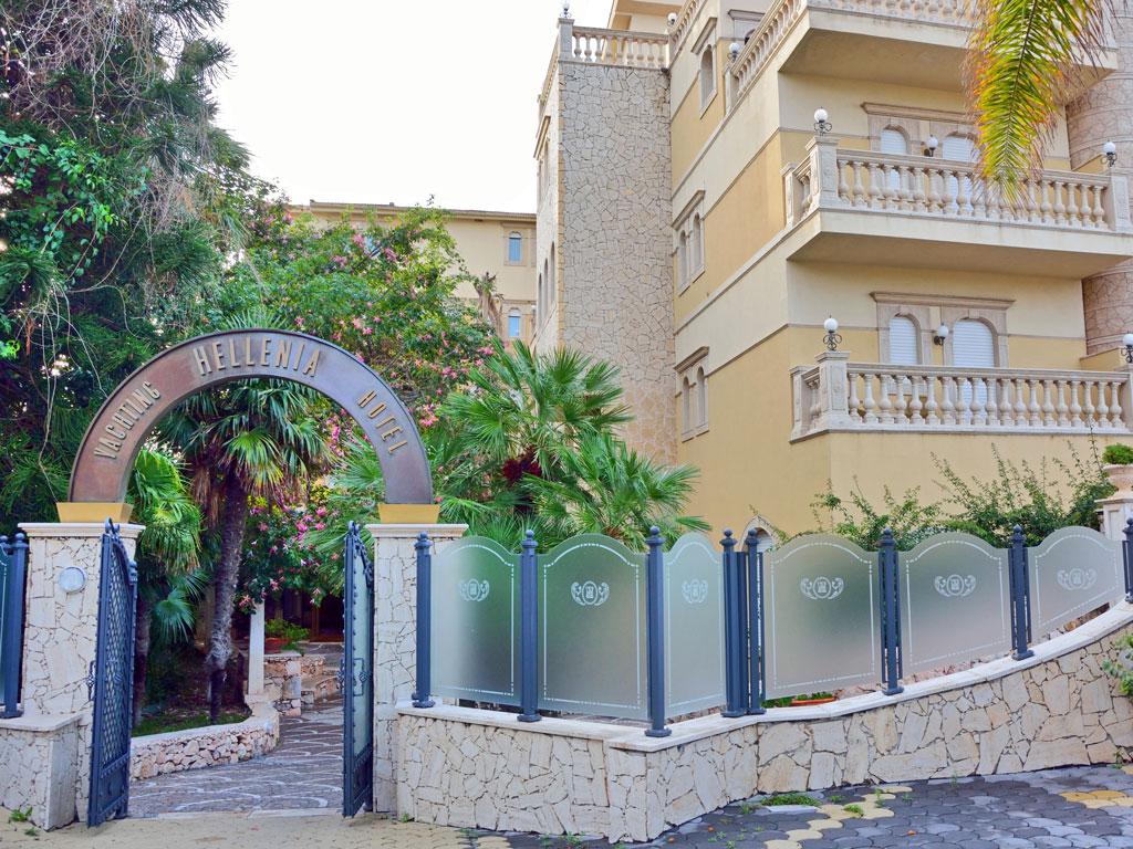 Hellenia Yachting & Hotel 4*