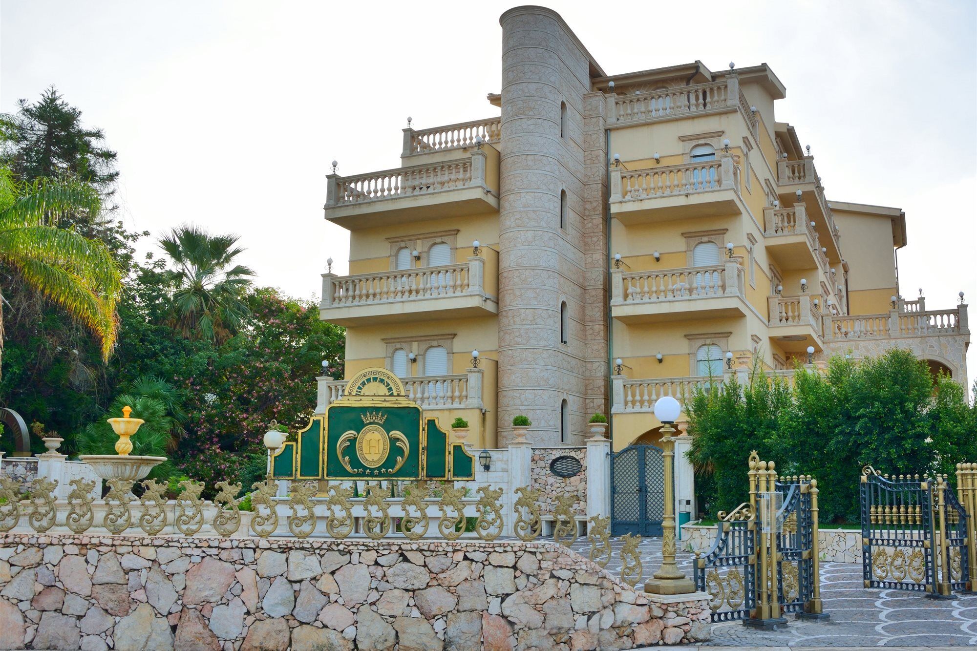 Hotel Hellenia Yachting & 4*