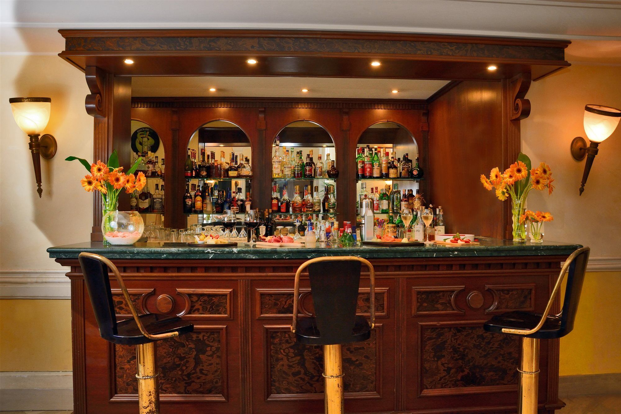 Hellenia Yachting &